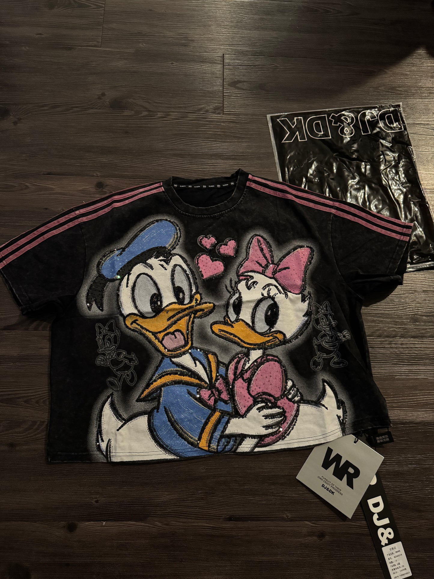 DJ&DK Donald Daisy Duck Sequin T-shirt New (oversized )