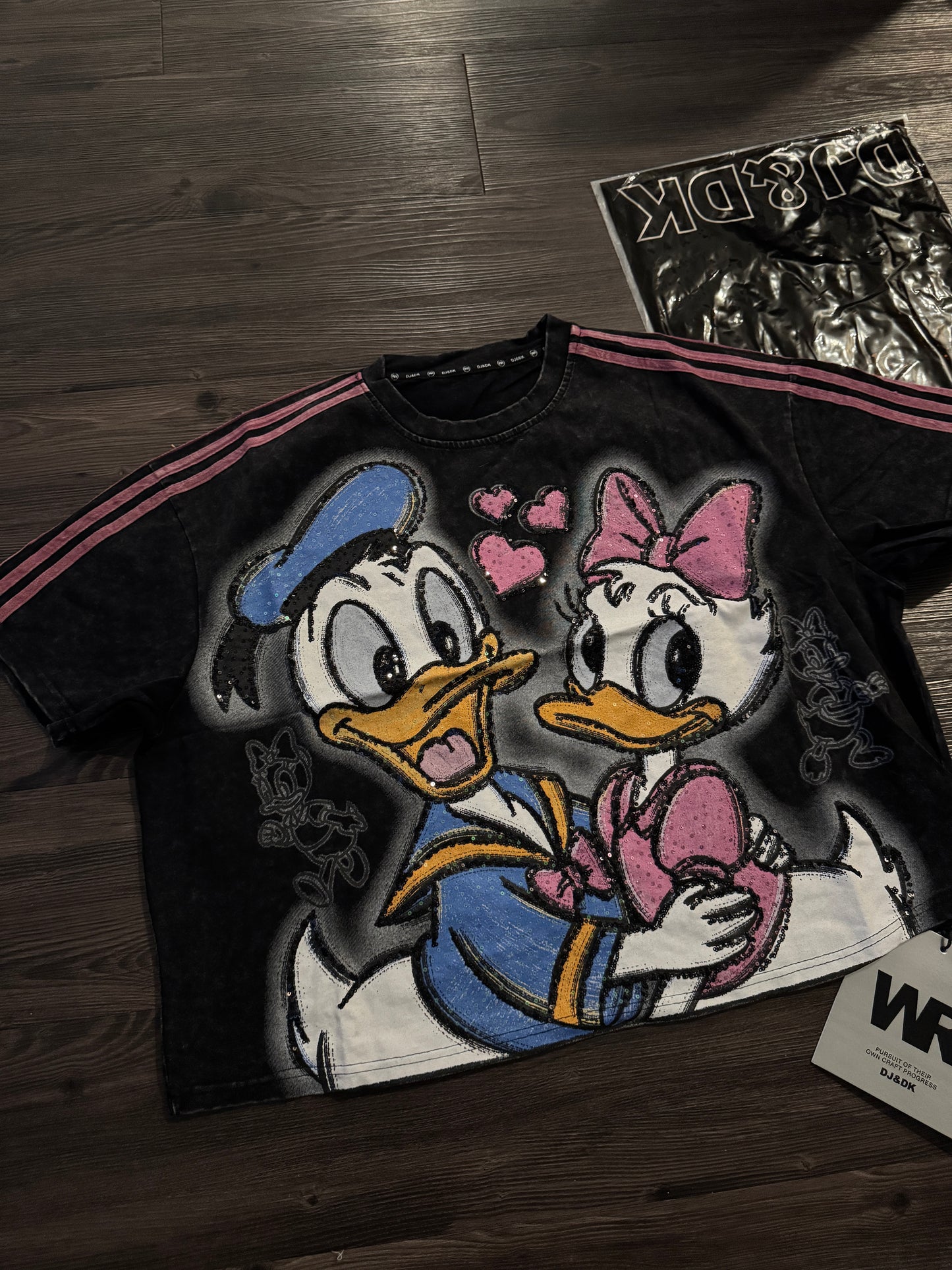 DJ&DK Donald Daisy Duck Sequin T-shirt New (oversized )