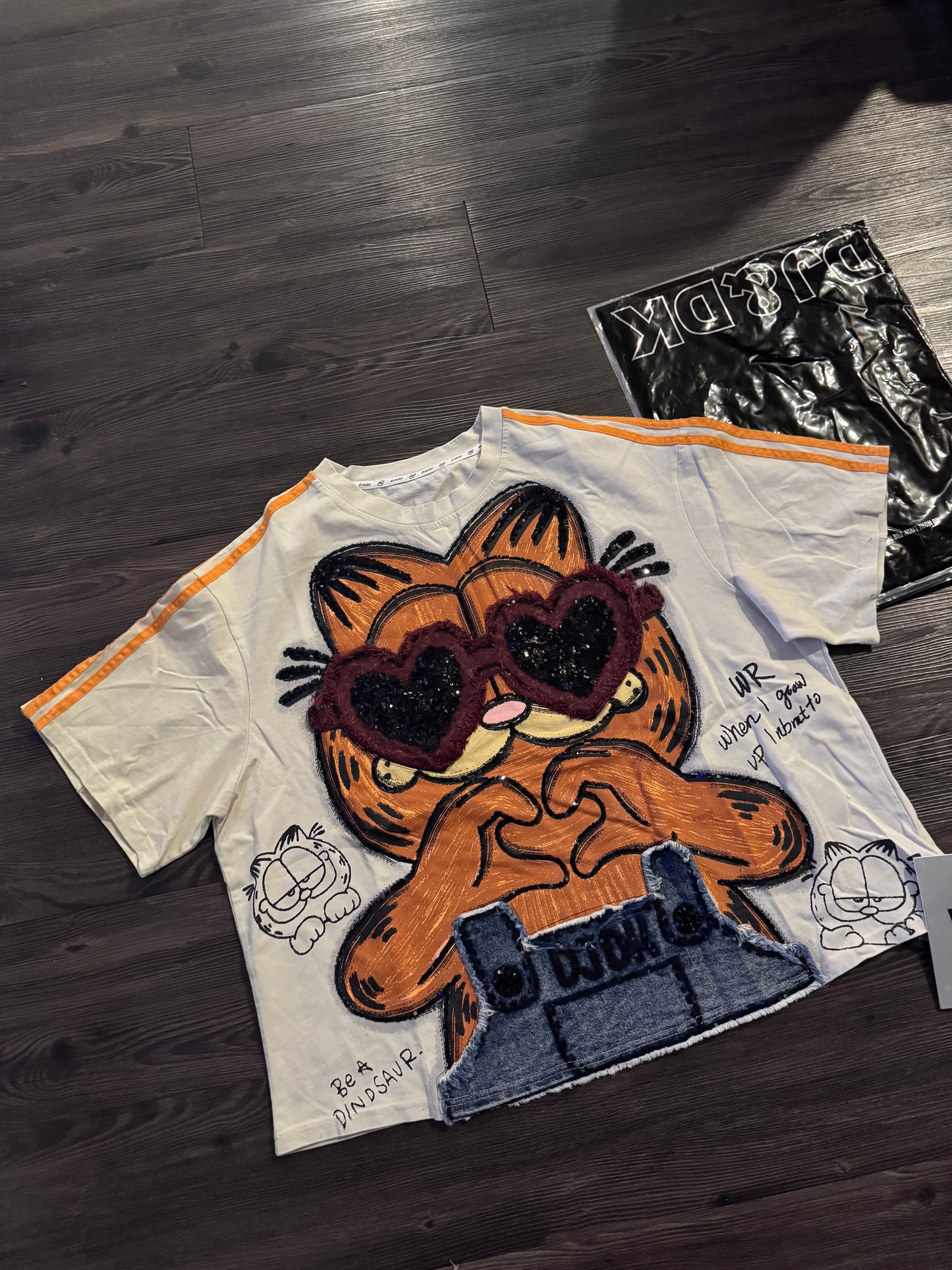 DJ&DK Garfield Tee w/ Heart Sunglasses Overalls oversized